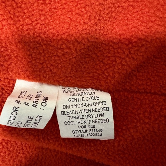 Men's Olive and Orange Outdoor Vest - Picture 5 of 7